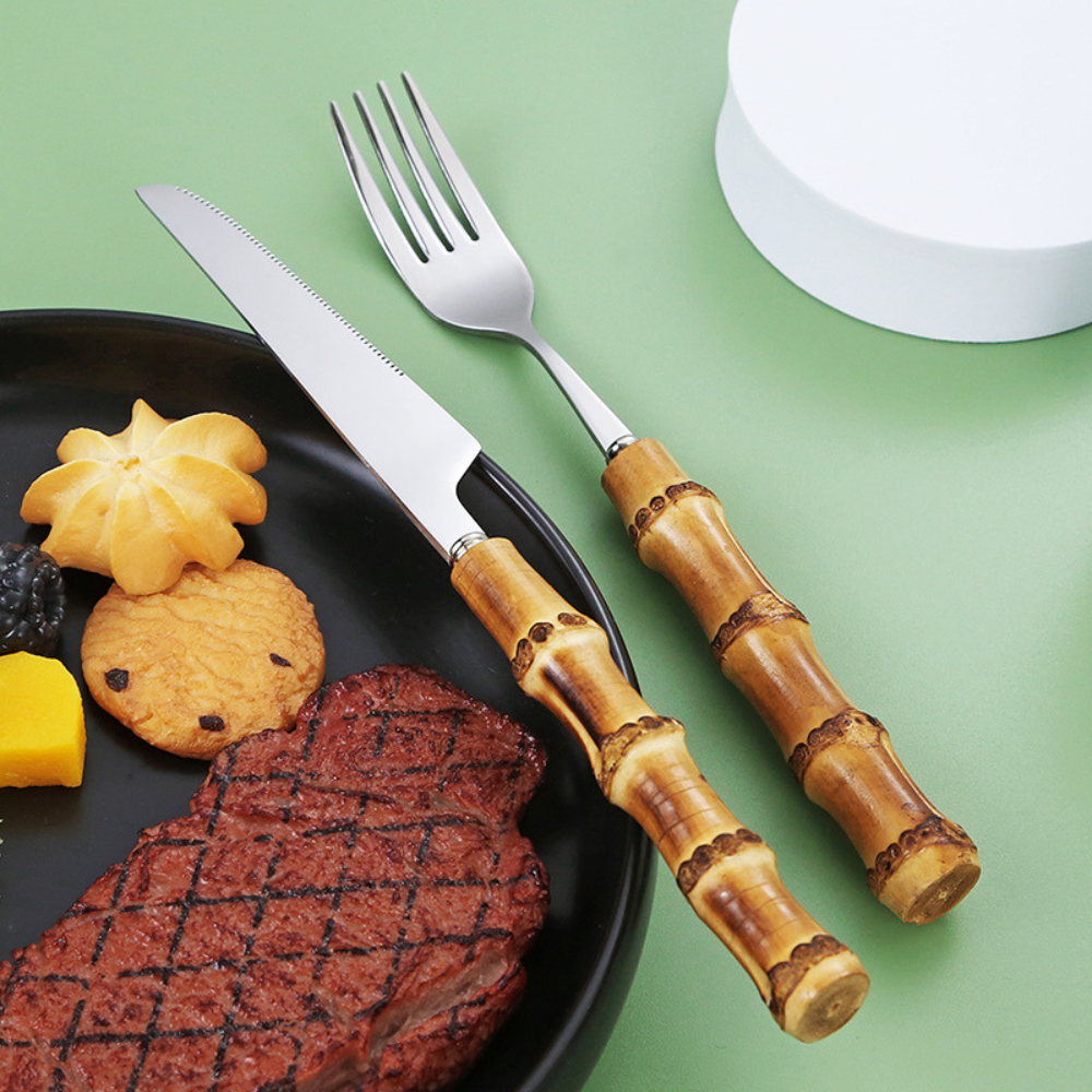 Jogo de Talheres em Aço Inox com Cabo de Bambu Natural - Kit 24 Peças