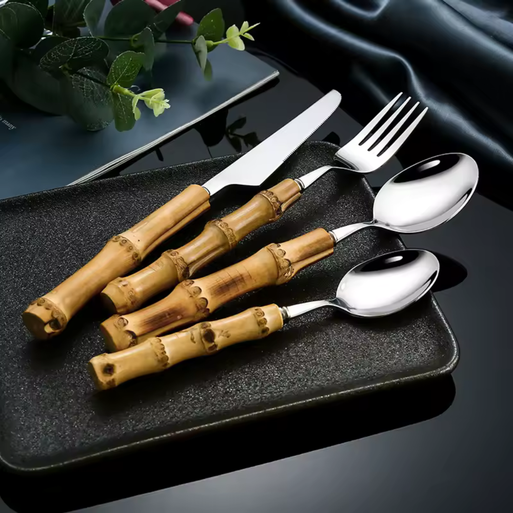 Jogo de Talheres em Aço Inox com Cabo de Bambu Natural - Kit 24 Peças